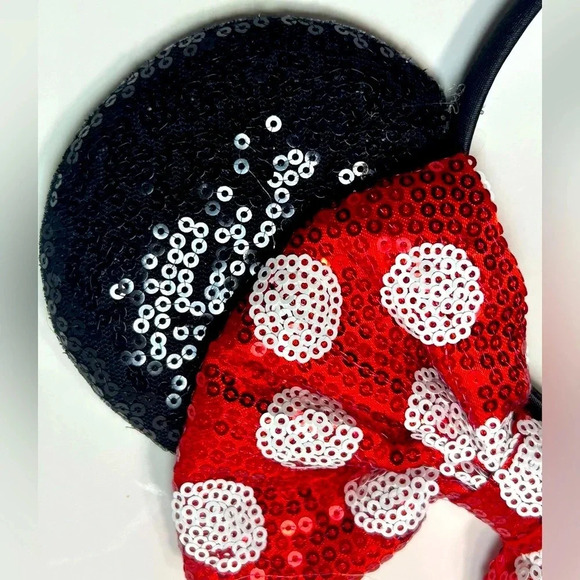 Disney - Minnie Mouse Sequinned Ears and Bow Headband 💝 - Picture 4 of 8